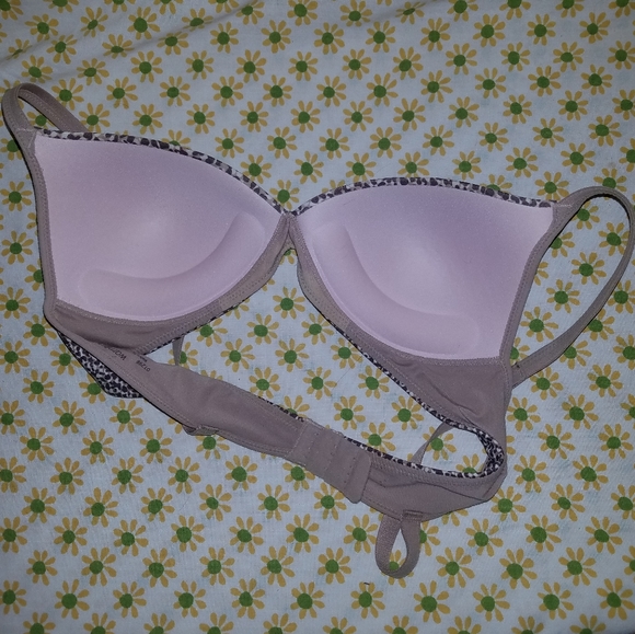 Like New Warners 36a Wireless Padded Bra - Picture 4 of 6